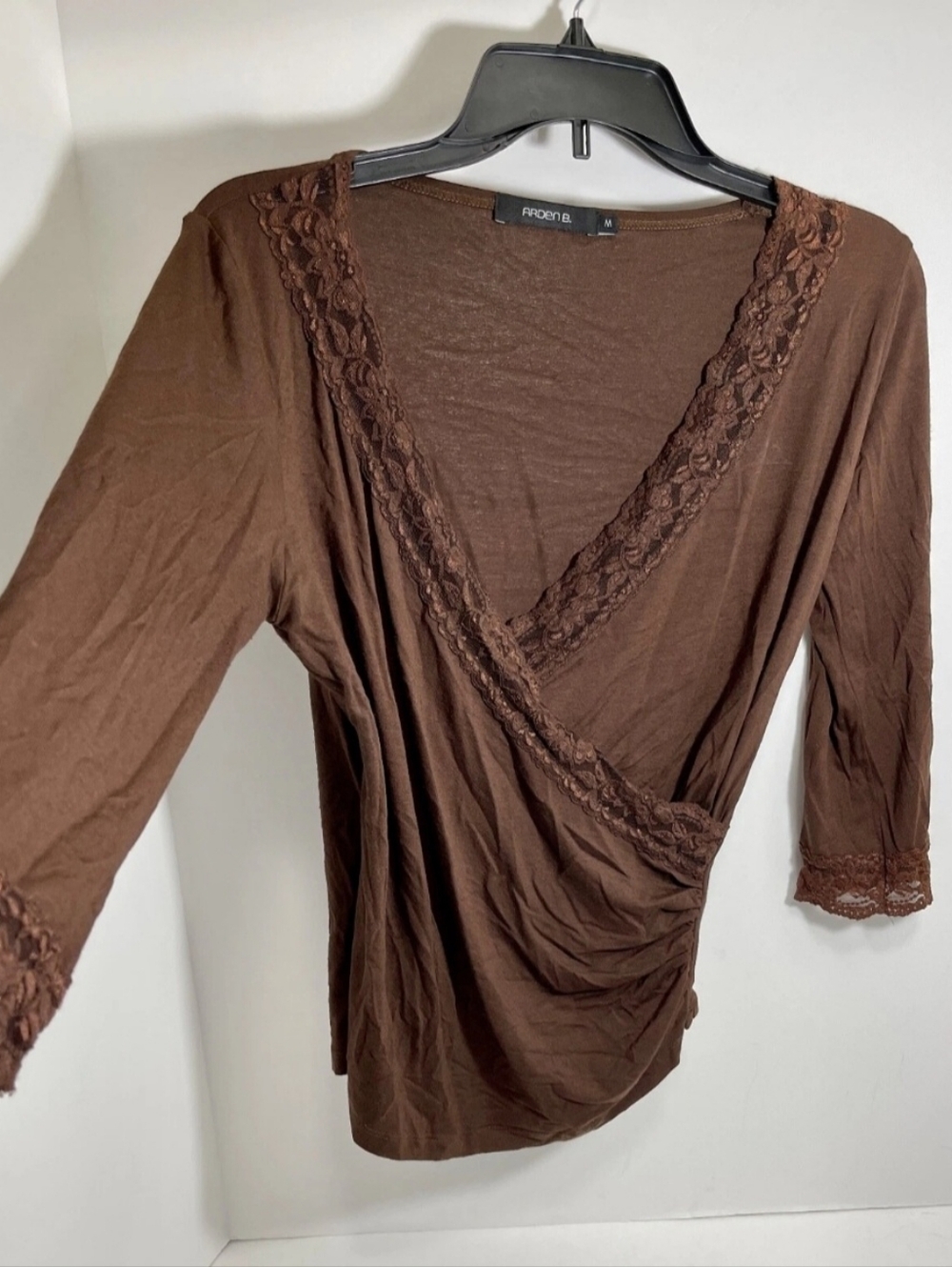 ISO ARDEN B Y2K VINTAGE Brown Lace-Trim Wrap Blouse